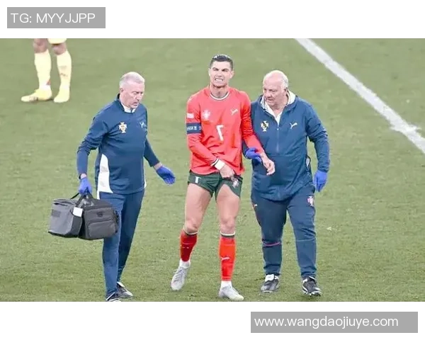 足球队6号球星带领全队奋勇前进展现领袖风采与决胜关键时刻表现