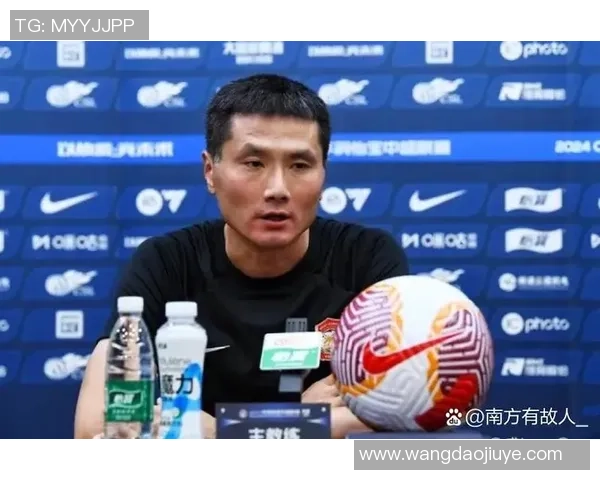 退役足球明星转型教练之路：那些成功与挑战并存的传奇人物